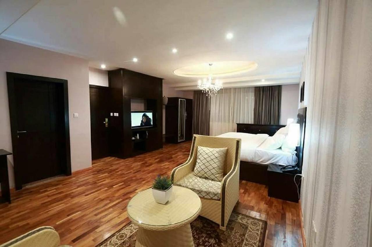 Tivoli Hotel Seafront Ikoyi Aliayabiagba Exterior foto